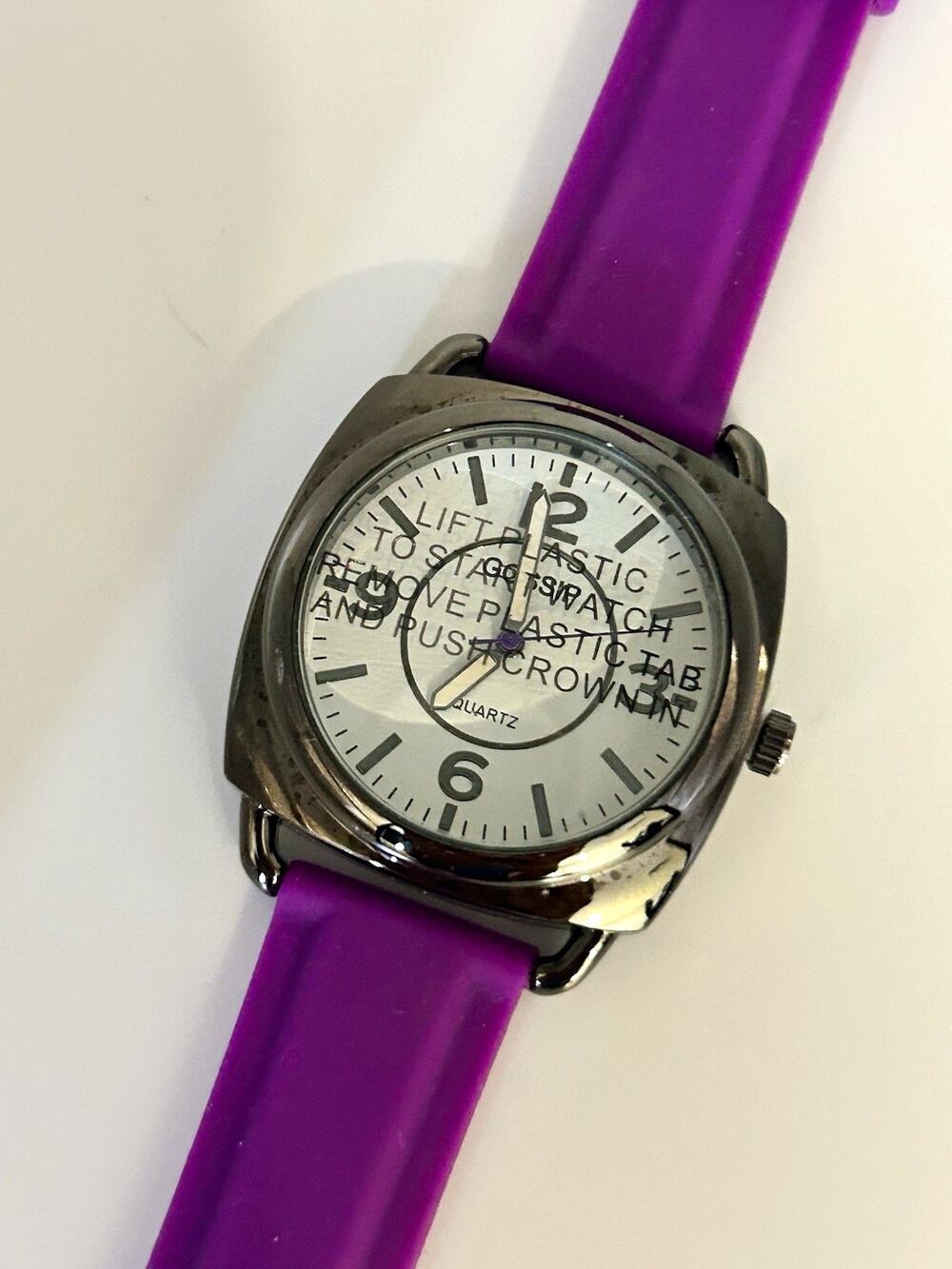 Vintage Gossip Analog Watch White Dial Purple Silicone Strap Silver Tone Case